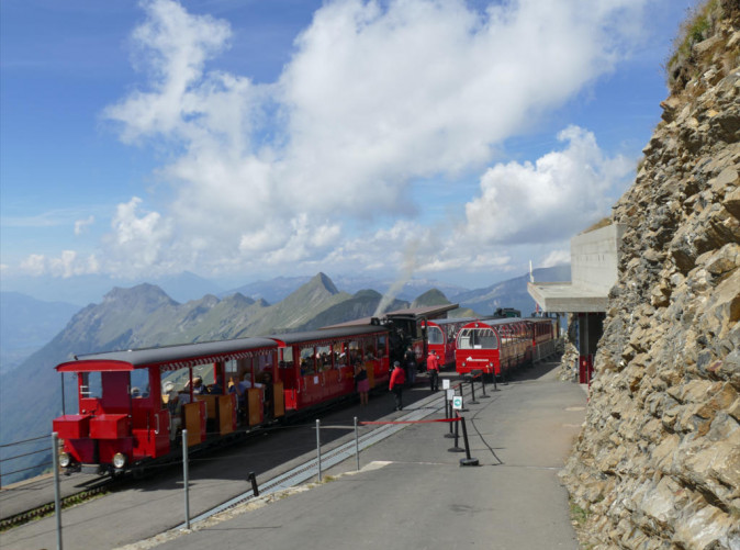 0040_Gipfelglueck_Brienz Rothorn_3_Schoene Aussichten Touristik
